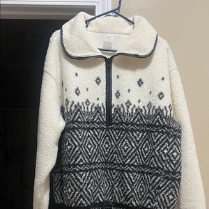 Women's Black and White Sweater